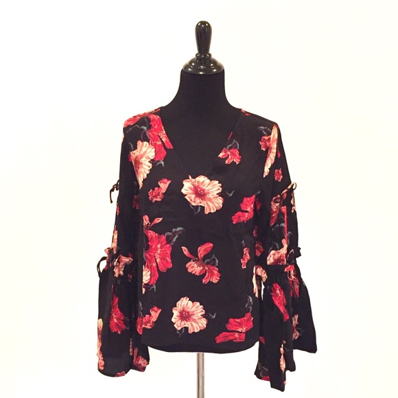Leith Floral Tie Bell Sleeve Top - Picture 6 of 8